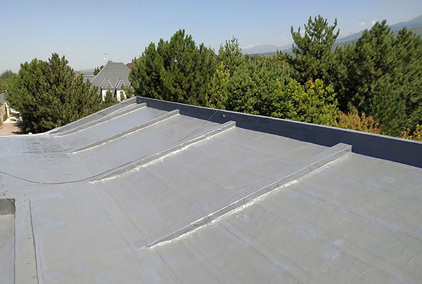 Гидроизоляция плоской кровли: методы, материалы и особенности
